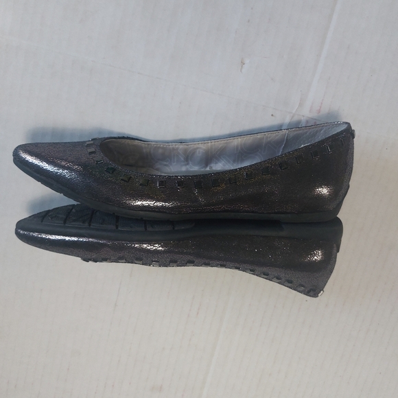 Calvin Klein Blossom Metallic Black Silver Slip-on Flats Size 8.5M - Picture 3 of 13